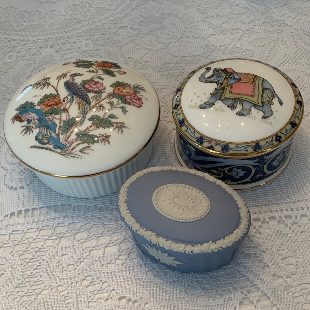 Wedgewood lot of 3 vintage trinket boxes Kutani Crane Blue Elephant Jasperware
